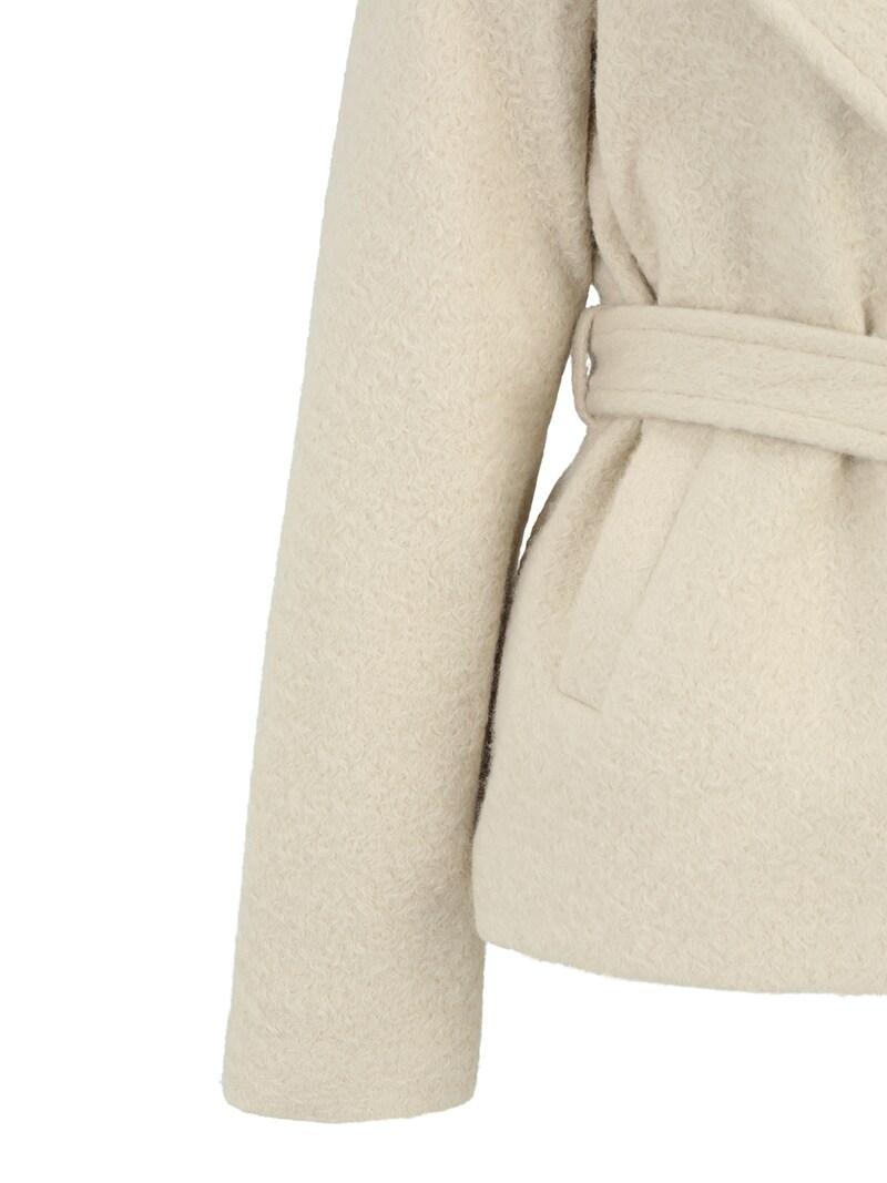 Sinned X About You Chaqueta De Entretiempo 'VMELITEBERGEN' Vero Moda Tall En Crema