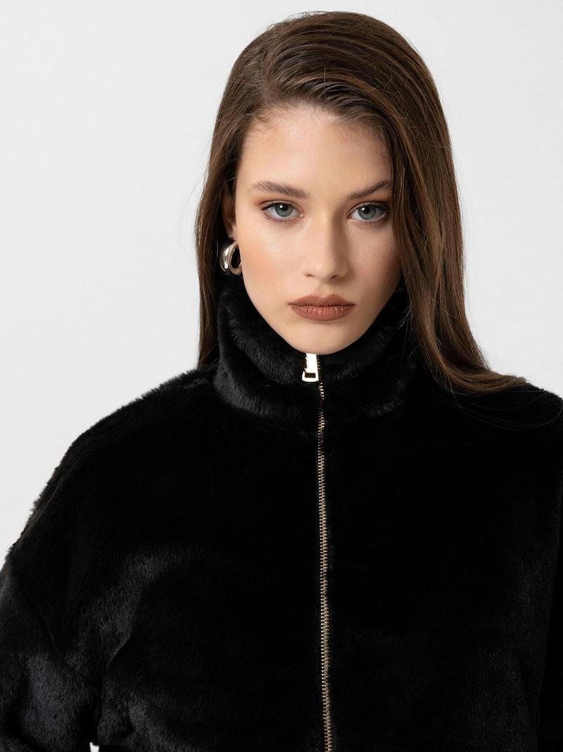 Sinned X About You Chaqueta De Invierno 'Camilla' Antioch En Negro