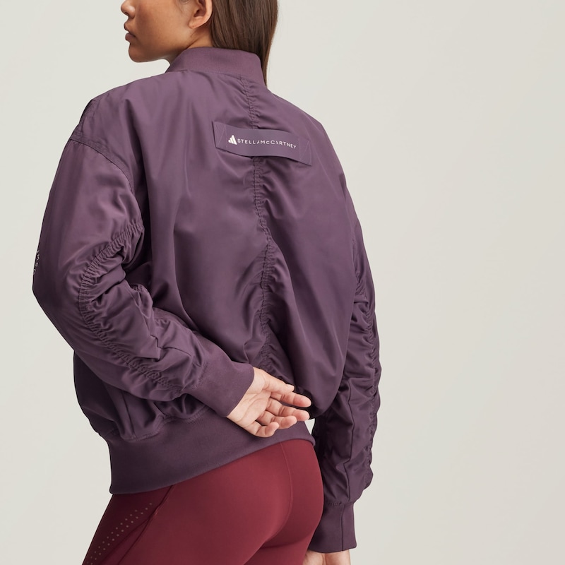 Sinned X About You Chaqueta Deportiva ADIDAS BY STELLA MCCARTNEY En Berenjena