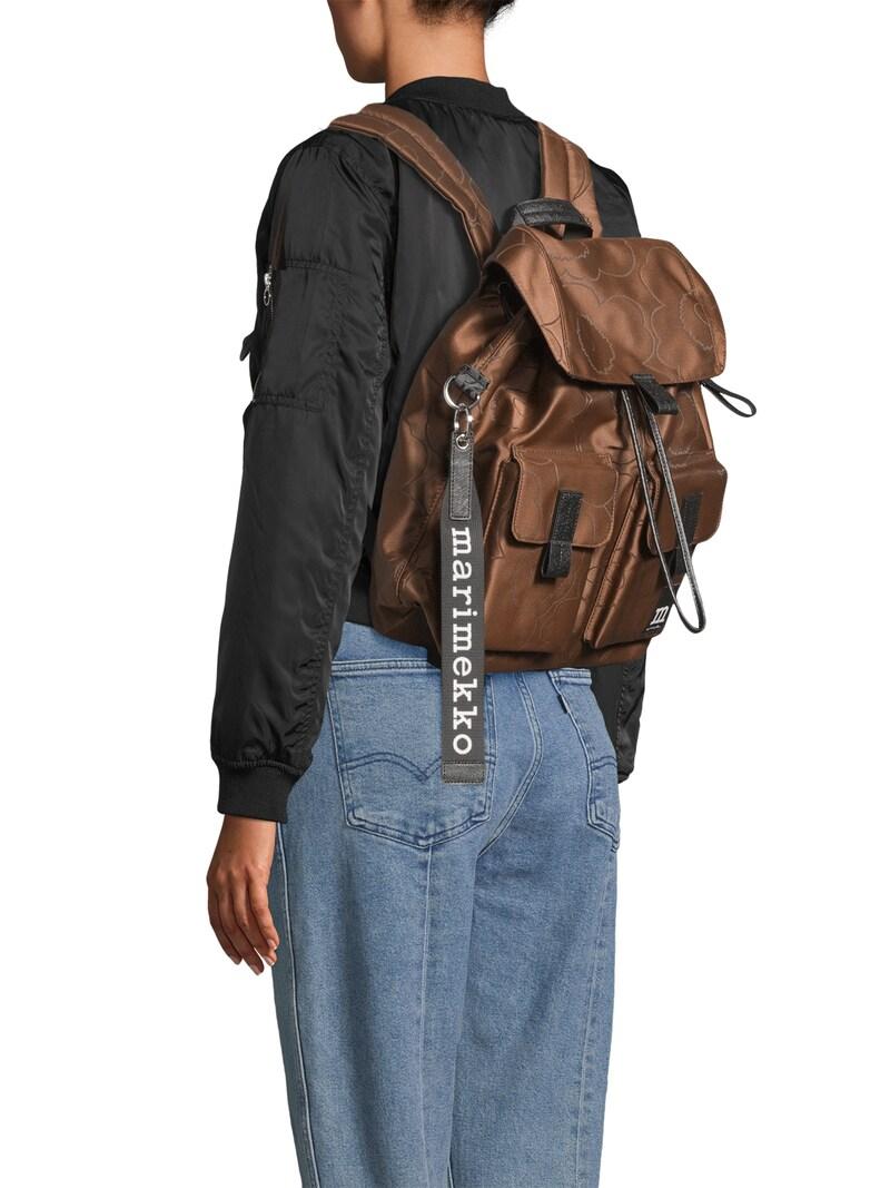 Sinned X About You Mochila 'EVERYTHING' Marimekko En Marrón