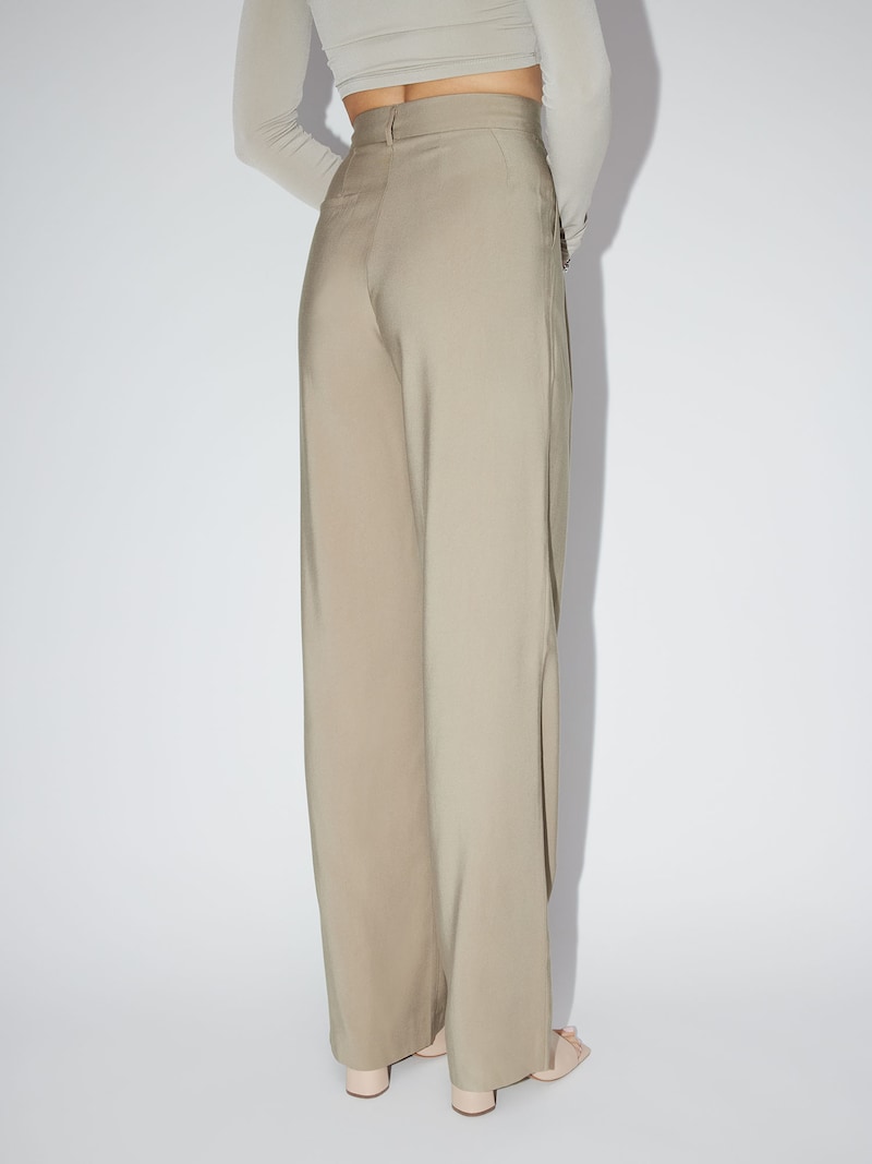 Sinned X About You Pierna Ancha Pantalón Plisado 'Draco' LeGer By Lena Gercke En Capuchino