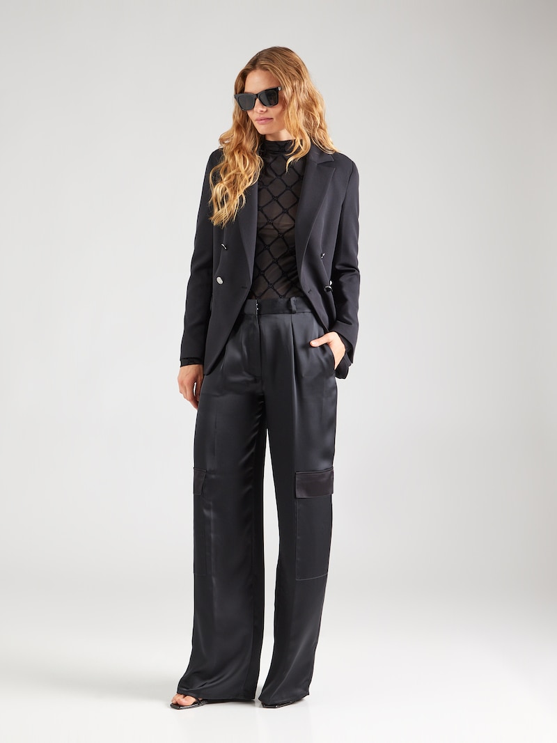 Sinned X About You Pierna Ancha Pantalón Plisado 'Hanira' HUGO En Negro