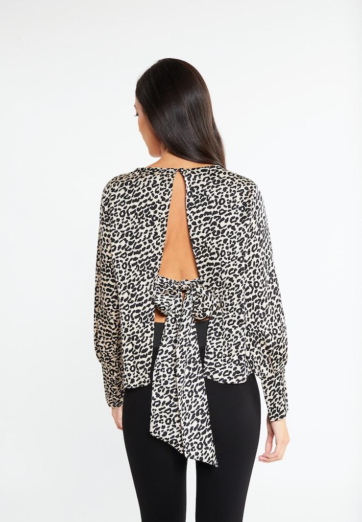 Sinned X About You Blusa Faina En Crema