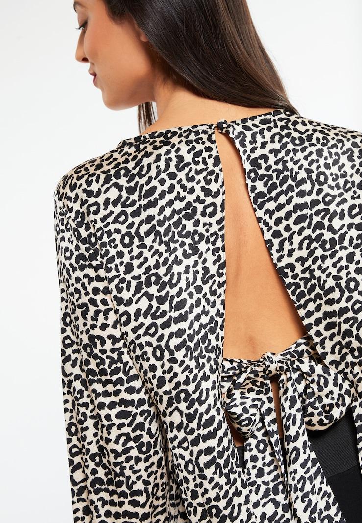 Sinned X About You Blusa Faina En Crema