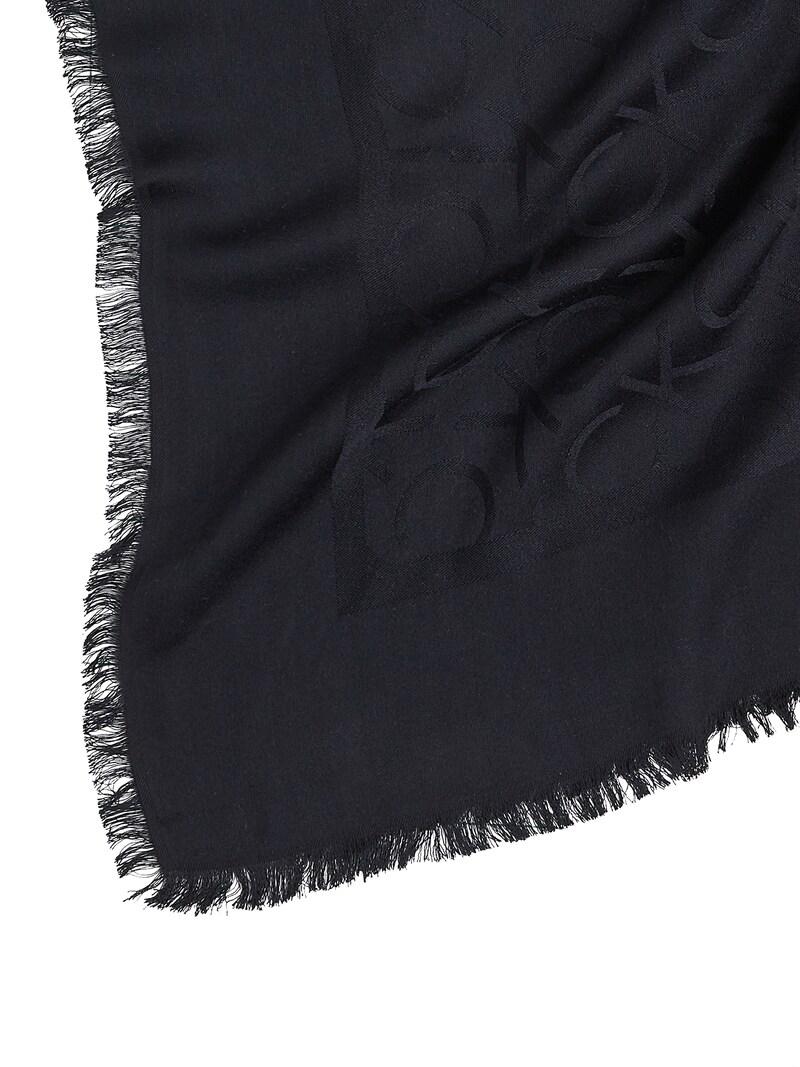 Sinned X About You Chal Calvin Klein En Negro