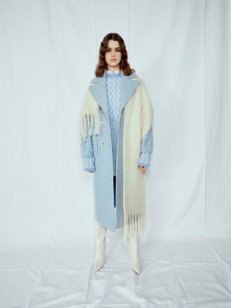 Sinned X About You Chal 'Isra' EDITED En Offwhite