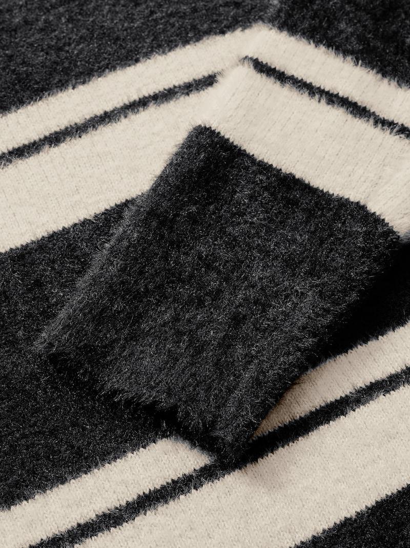 Sinned X About You Jersey CECIL En Negro