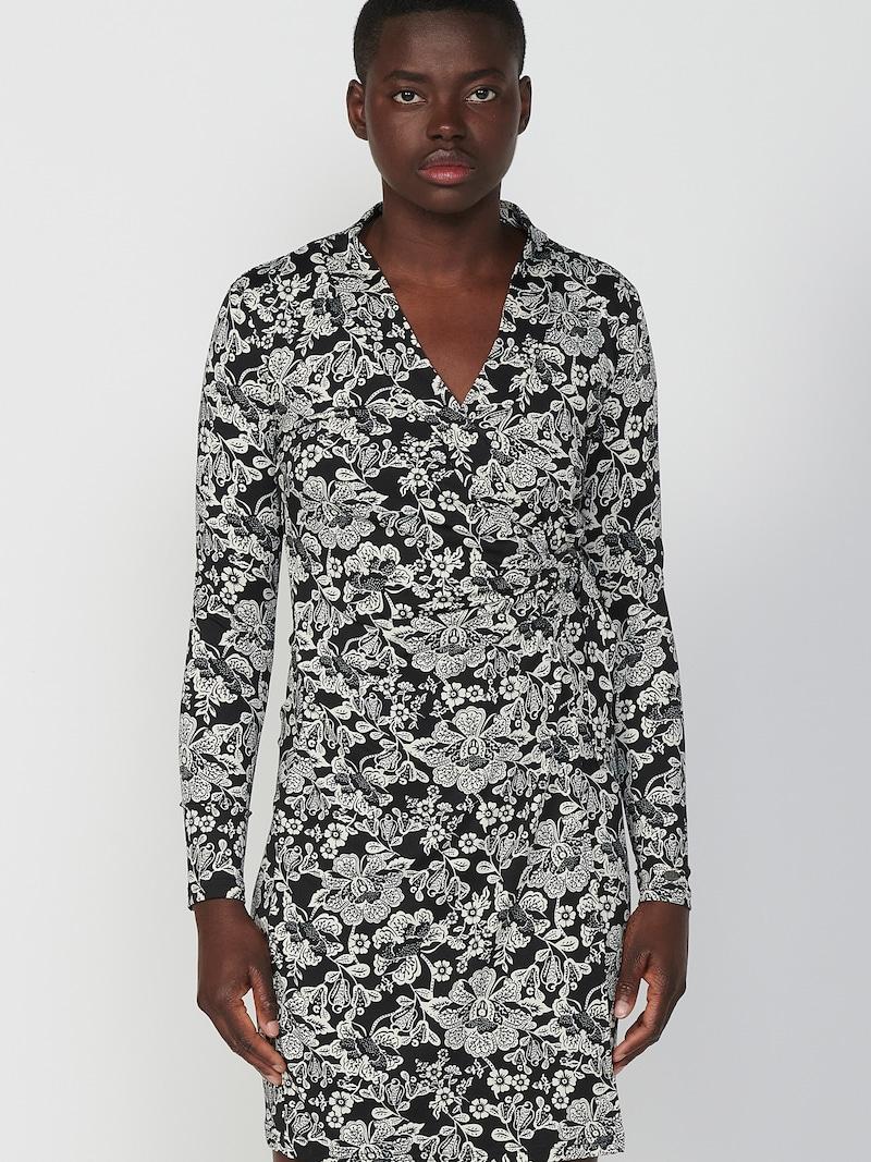 Sinned X About You Vestido KOROSHI En Negro Blanco