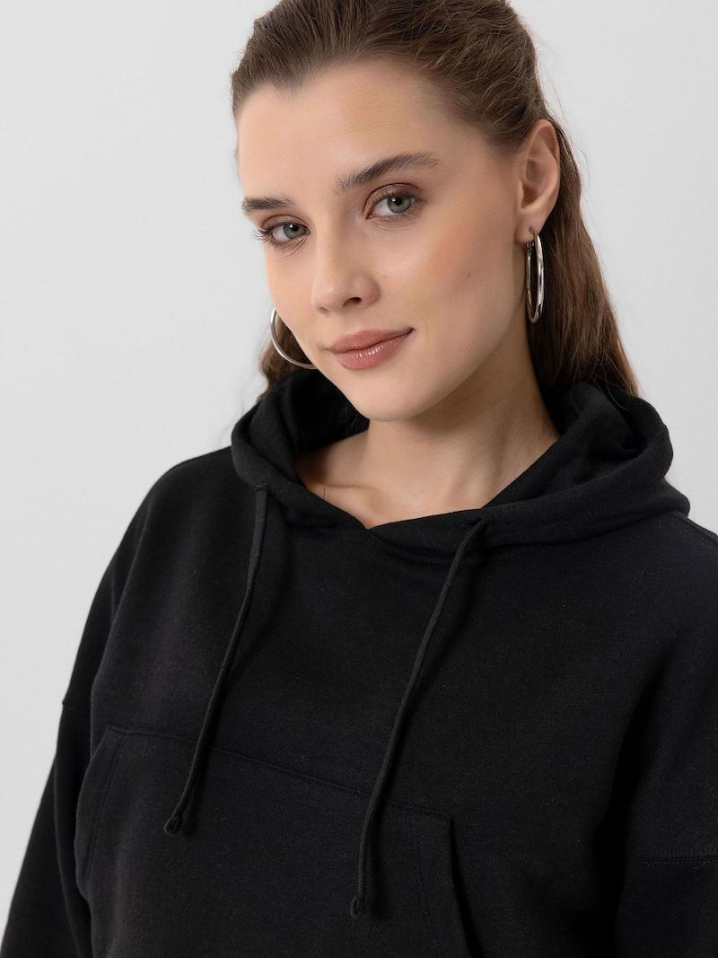 Sinned X About You Sudadera 'Dora' Jacey Quinn En Negro