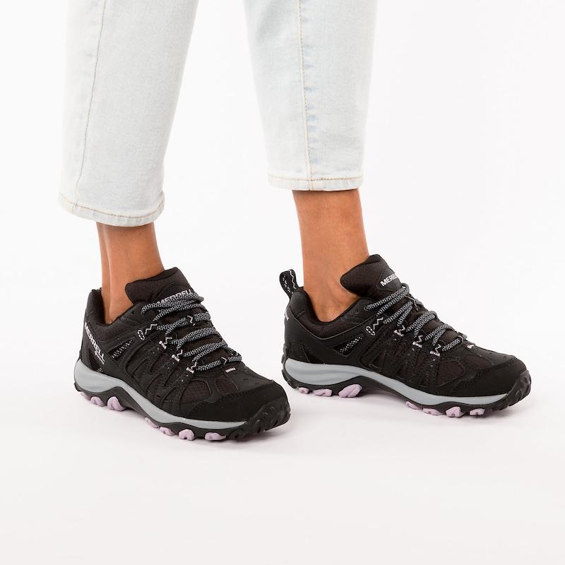 Sinned X About You Zapatos Bajos 'ACCENTOR 3 SPORT GORE-TEX' MERRELL En Negro