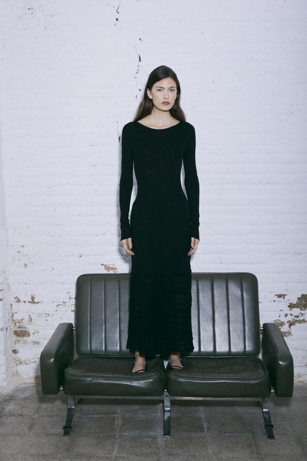 sita murt Vestido midi con el bajo calado