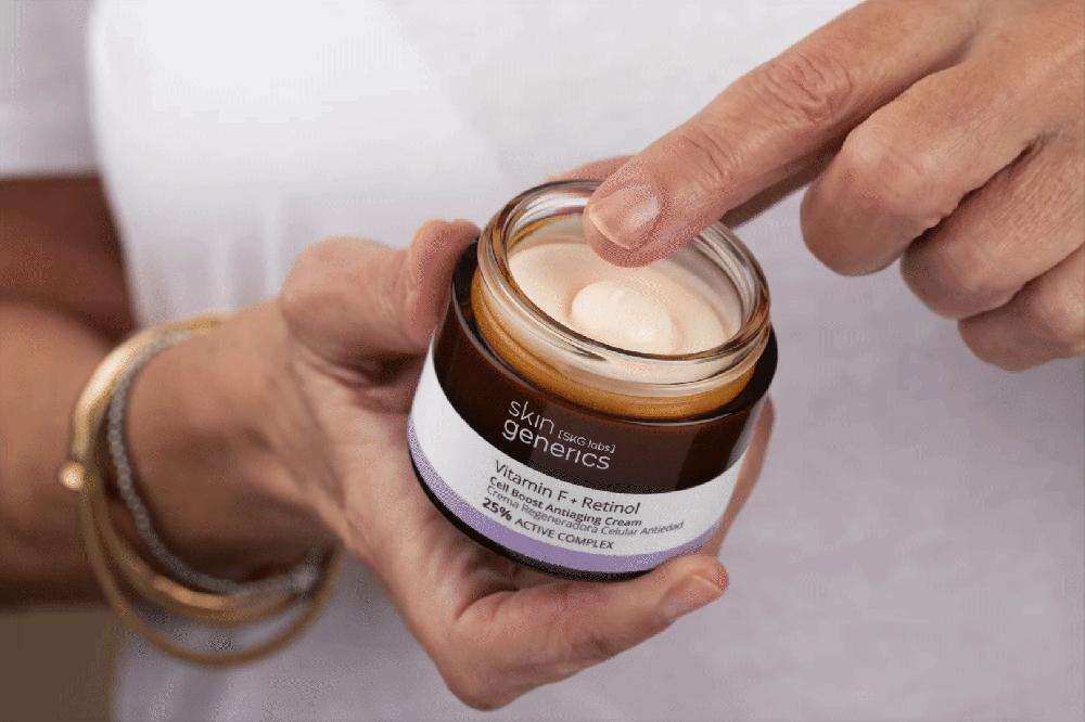 Skin Generics Crema Regeneradora Celular Con Vitamina F+Retinol
