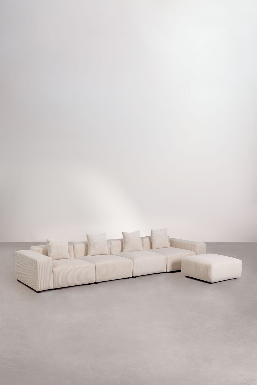 sklum Divano componibile 4 pezzi con braccioli bassi e pouf (↔︎400 cm) Bruna