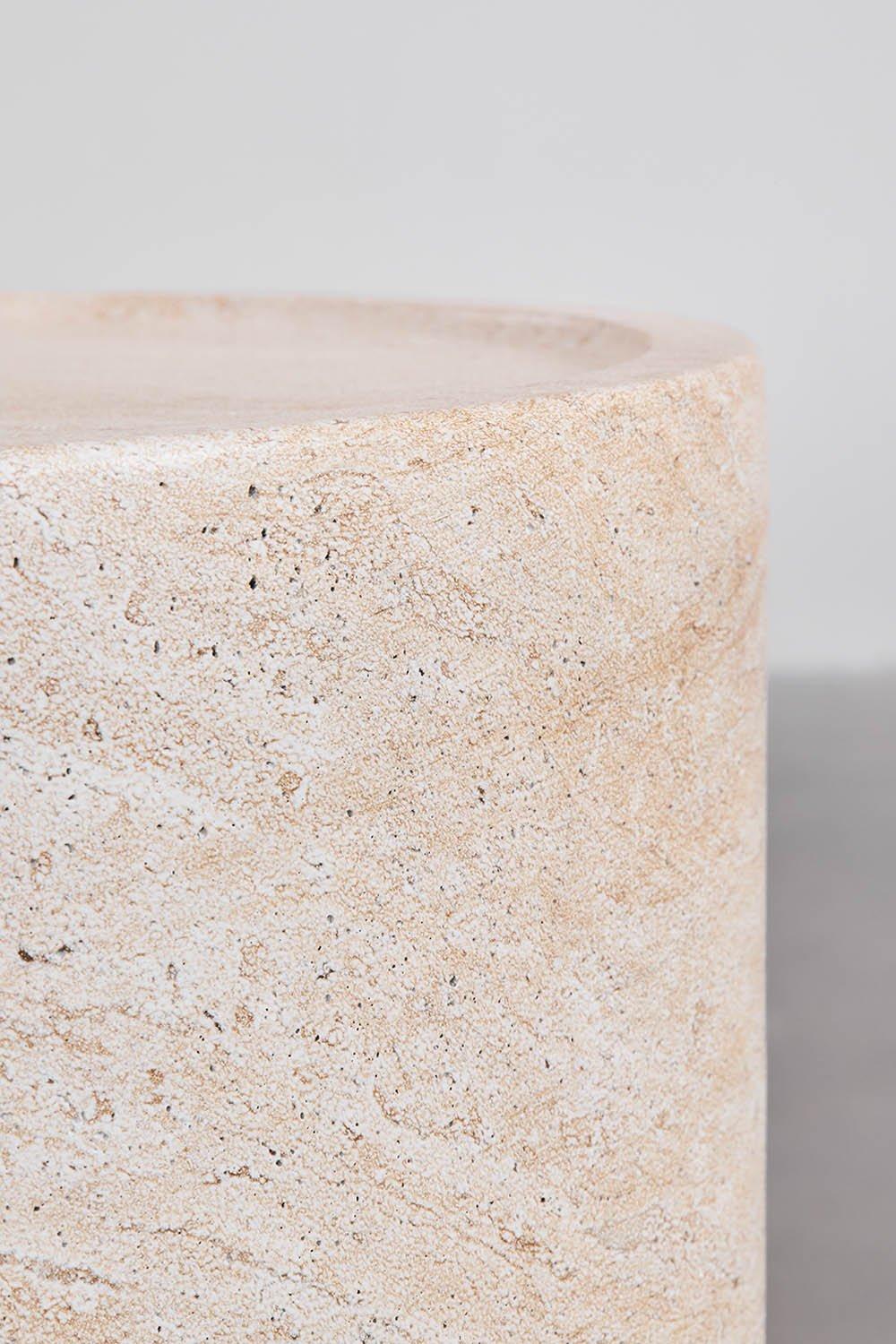 Sklum Okrągły Stolik Boczny O Wyglądzie Cementowego Trawertynu (średnica 35 Cm) Darwys