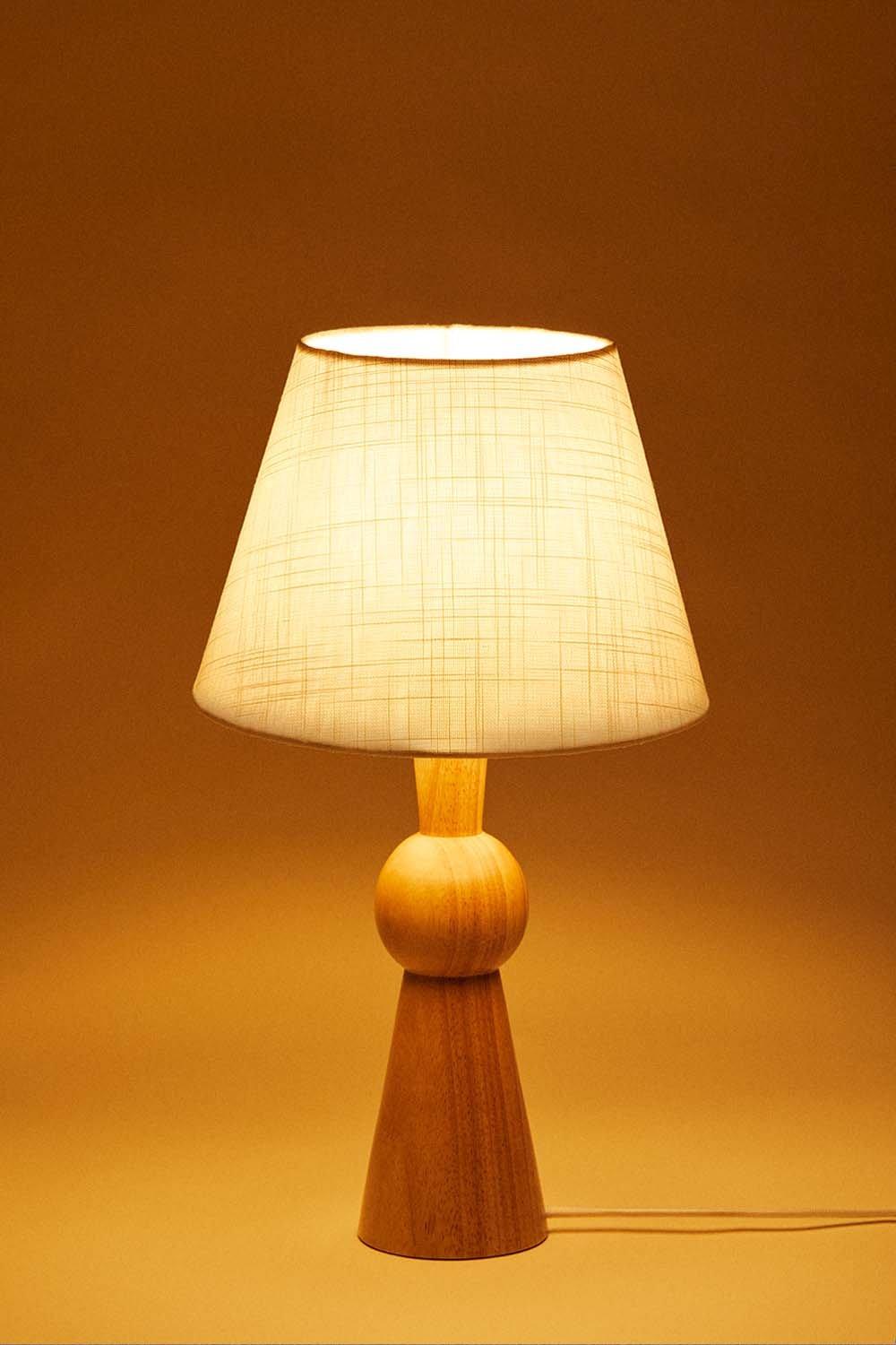 Sklum Lampe De Table En Bois D'hévéa Jevila