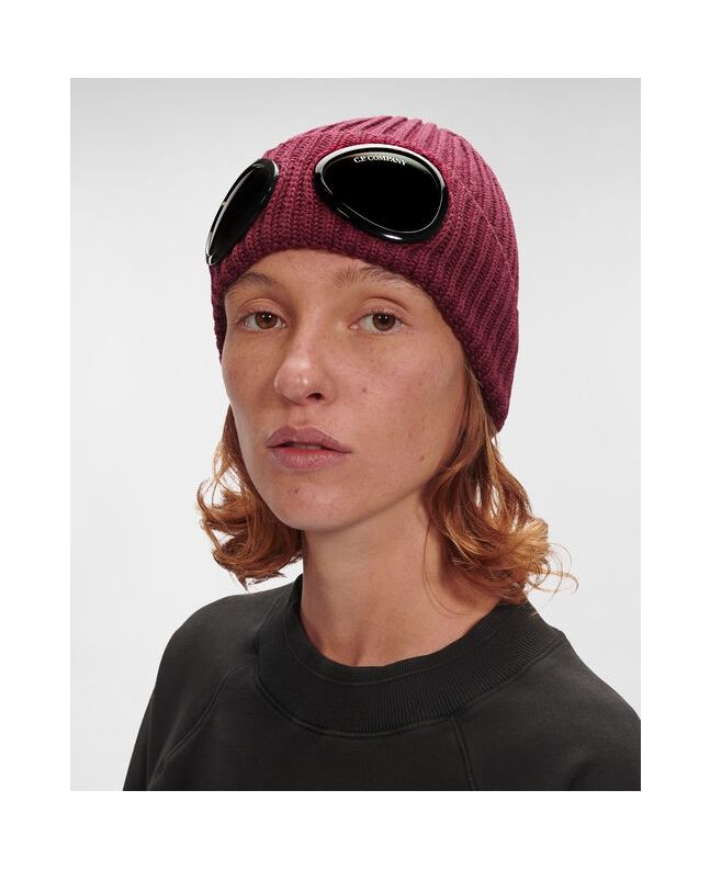 Spezial Madrid C.P. Company Goggle Beanie Port Royal Red