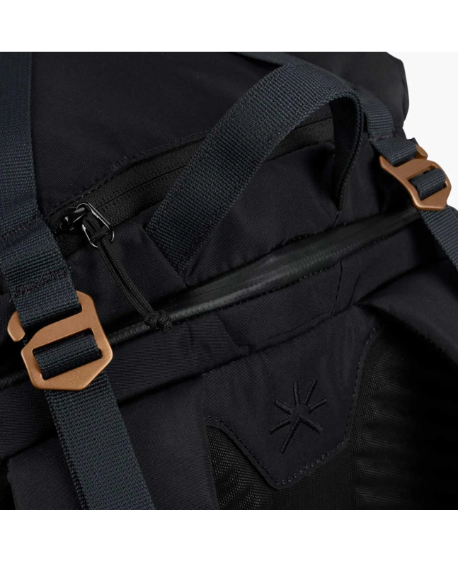 Spezial Madrid Tropicfeel Shelter Backpack 30L Core Black