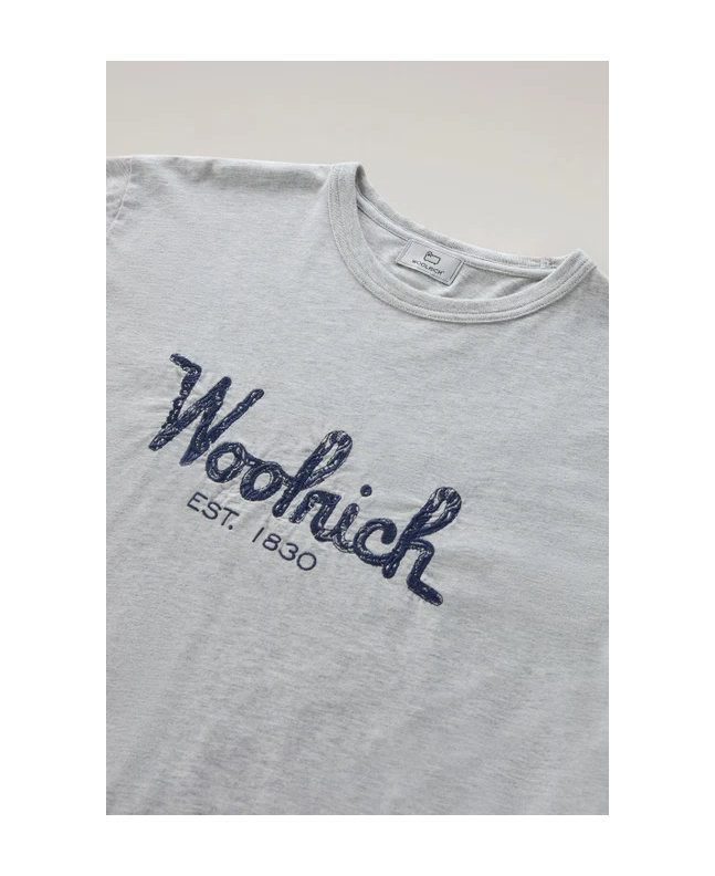 Spezial Madrid Woolrich Male Embroidered Logo Tee Light Grey