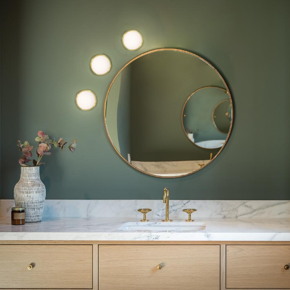 Sulion Aplique MUSA. Metal Latón Satinado Y Bola Opal Mate. 1XG9 | Sulion