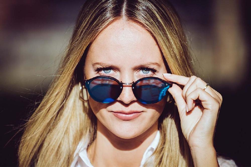 Sunpers Sunglasses Biarritz - Metal Lente Plana / Negro Mate / Azul Cielo