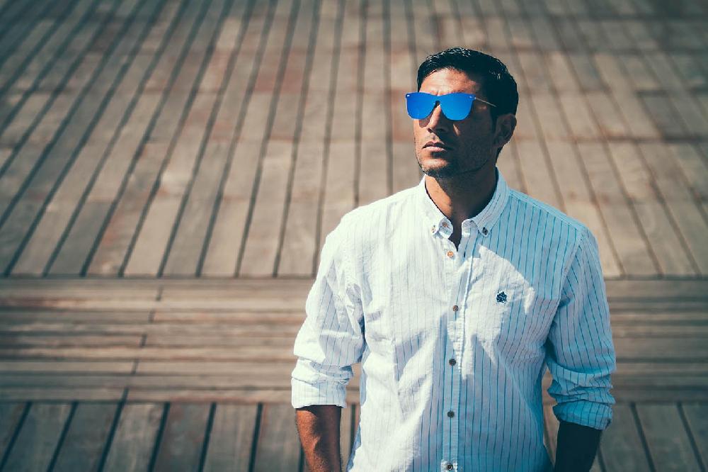 Sunpers Sunglasses Gafas De Sol - Dorado Metálico / Lente Plana Azul Oscuro | SUNPERS