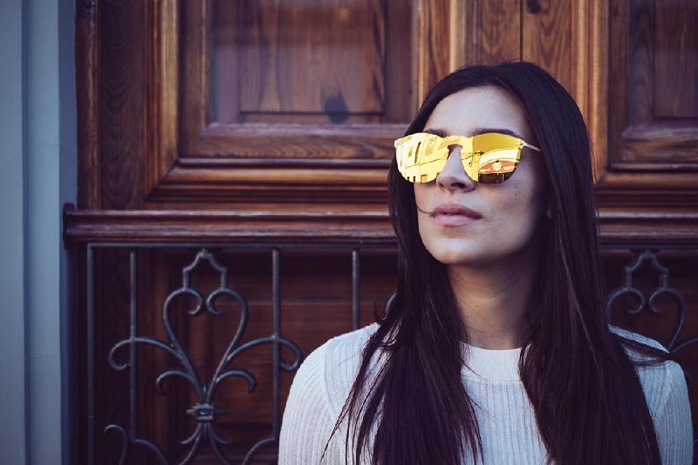 Sunpers Sunglasses Gafas De Sol – Dorado Metálico / Lente Plana Dorada | SUNPERS