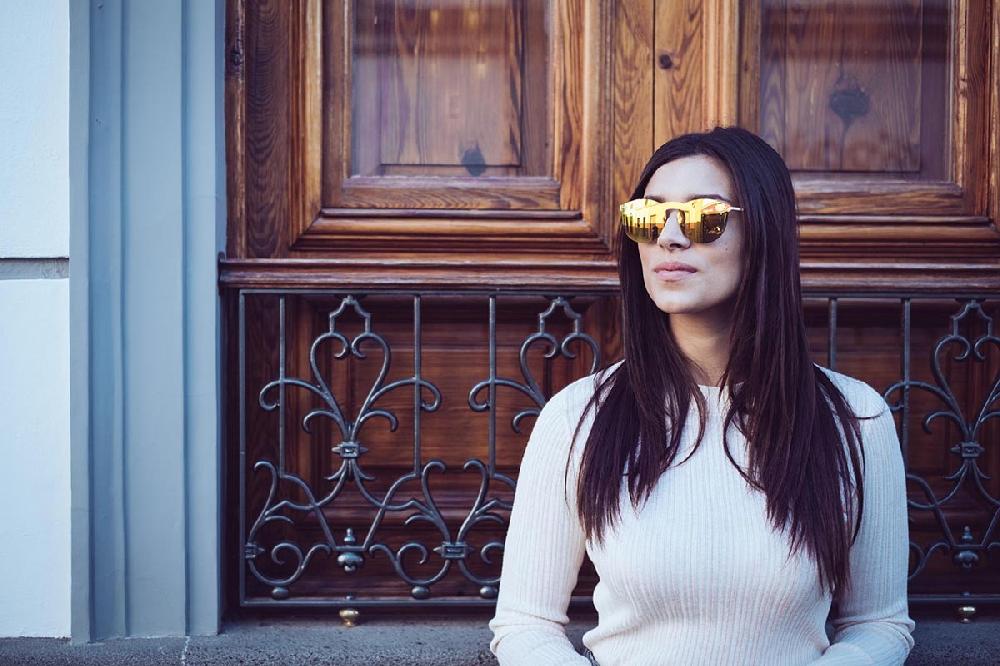 Sunpers Sunglasses Gafas De Sol – Dorado Metálico / Lente Plana Dorada | SUNPERS