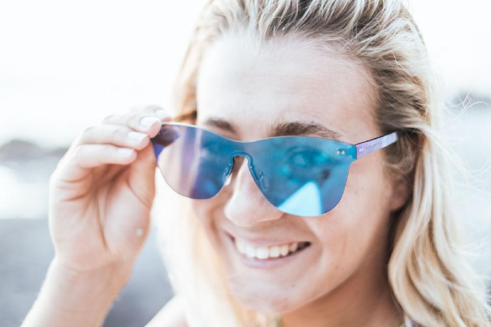 Sunpers Sunglasses Gafas De Sol – Lente Plana Espacial / Azul Cielo | SUNPERS