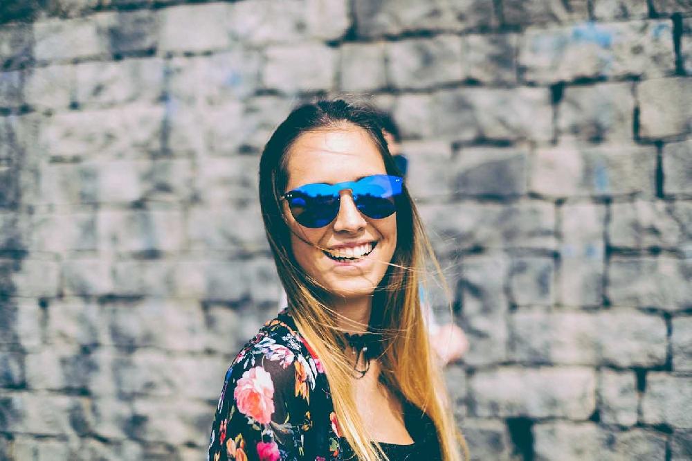 Sunpers Sunglasses Gafas De Sol - Metal / Dorado Metálico / Lente Plana Azul | SUNPERS