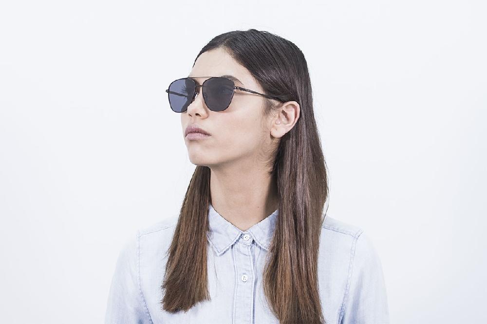 Sunpers Sunglasses Gafas De Sol - Negro Mate Metálico / Lente Plana Ahumada | SUNPERS