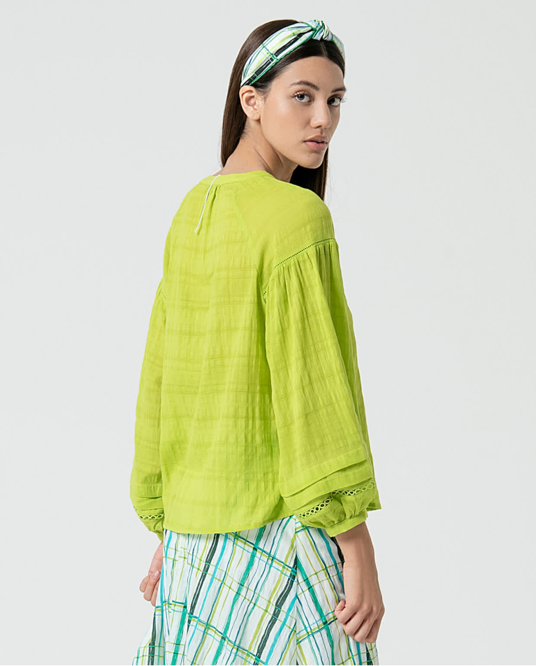 Surkana Blusa Romántica Con Bordados Lisa Verde Acido