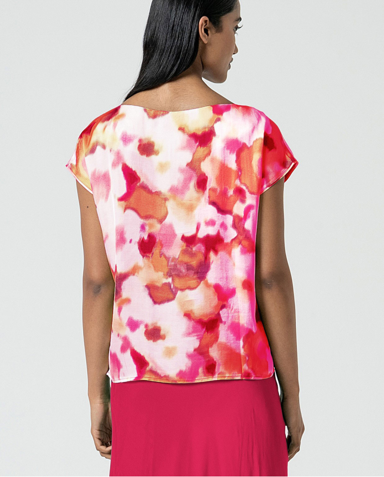 Surkana Camiseta Satinada Con Cuello Barco Estampada Fucsia