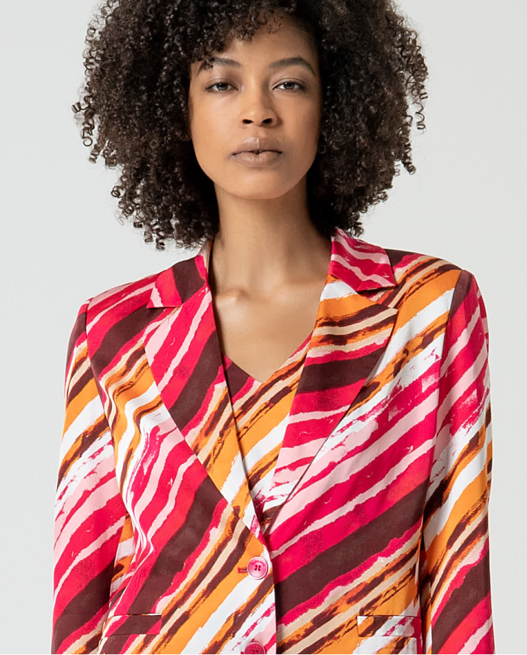 Surkana Blazer Satinada Cruzada Estampada Fucsia