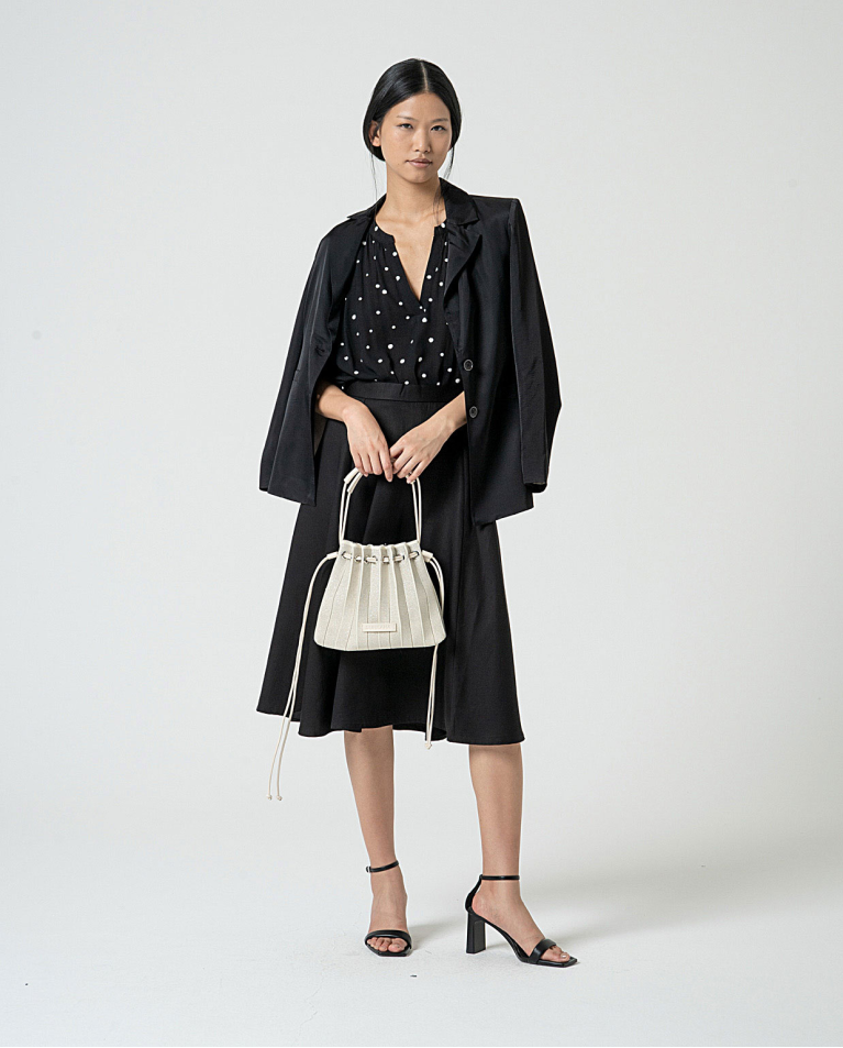 Surkana Blazer Satinada Cruzada Lisa Negro