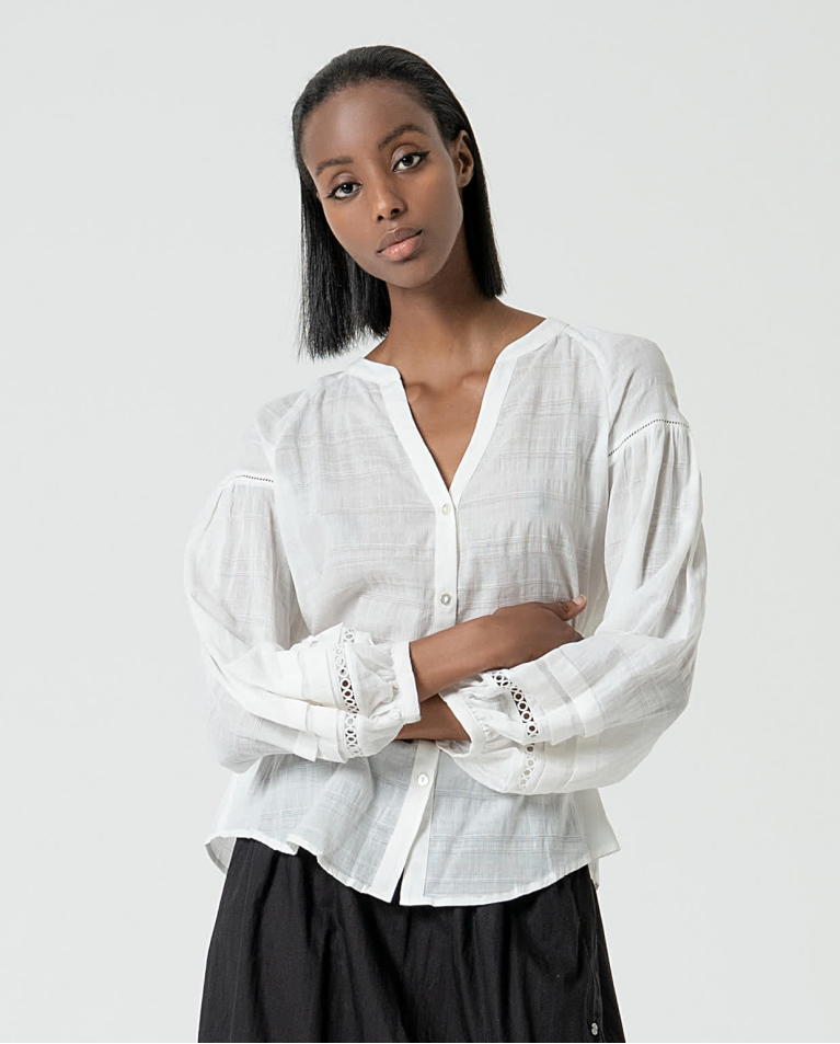 Surkana Blusa Romántica Con Bordados Lisa Blanco