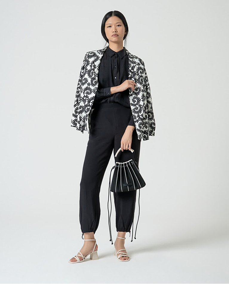 Surkana Camisa Con Bordados Perforados Lisa Negro