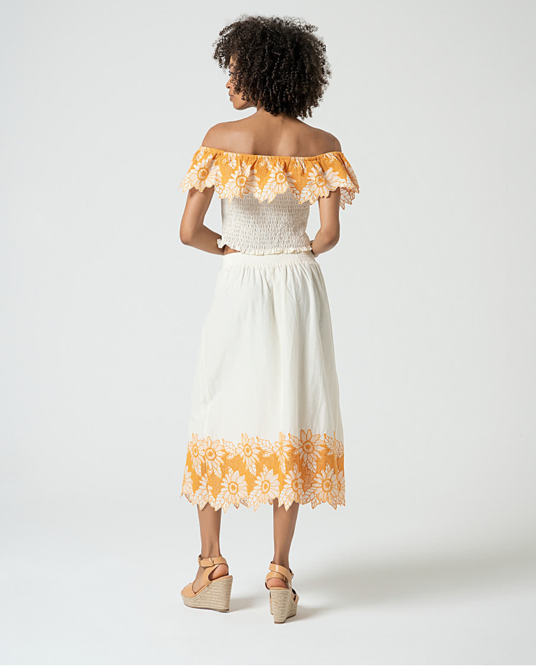 Surkana Falda Midi Con Bordado Suizo Beige