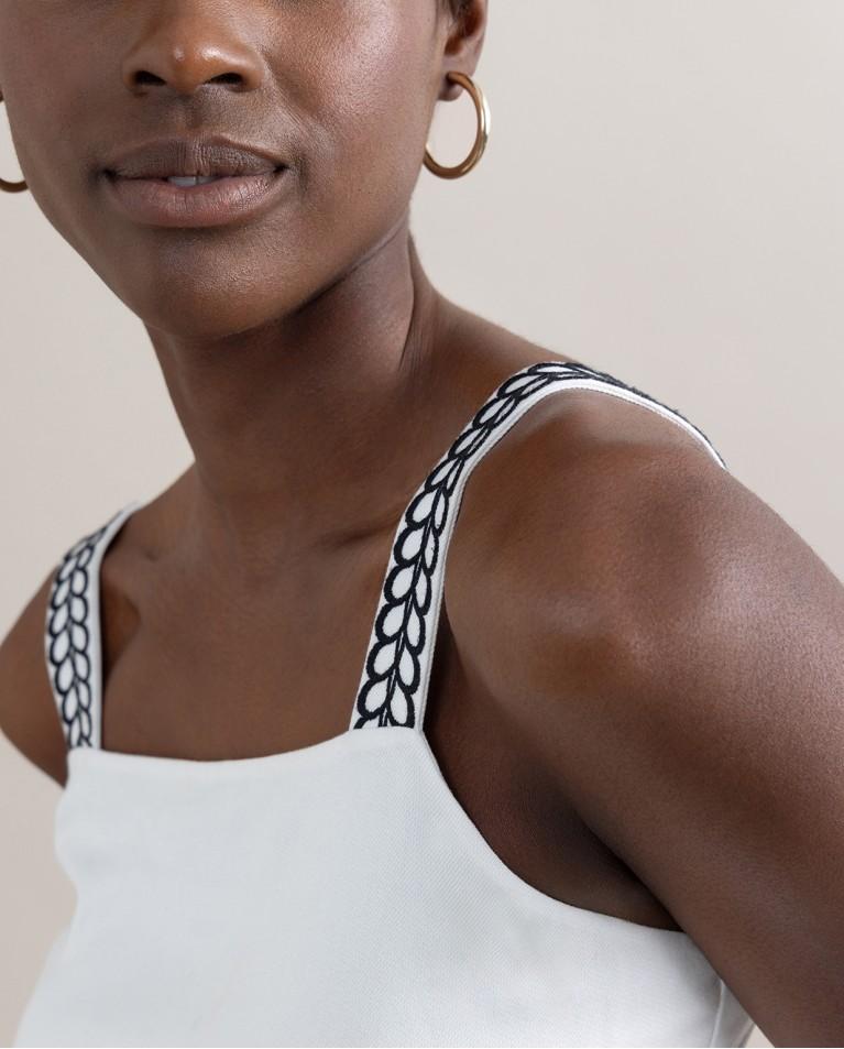 Surkana Top Crop Con Tirantes Bordados Blanco