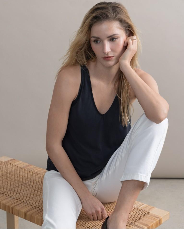 Surkana Top Elástico Escote Pico Negro