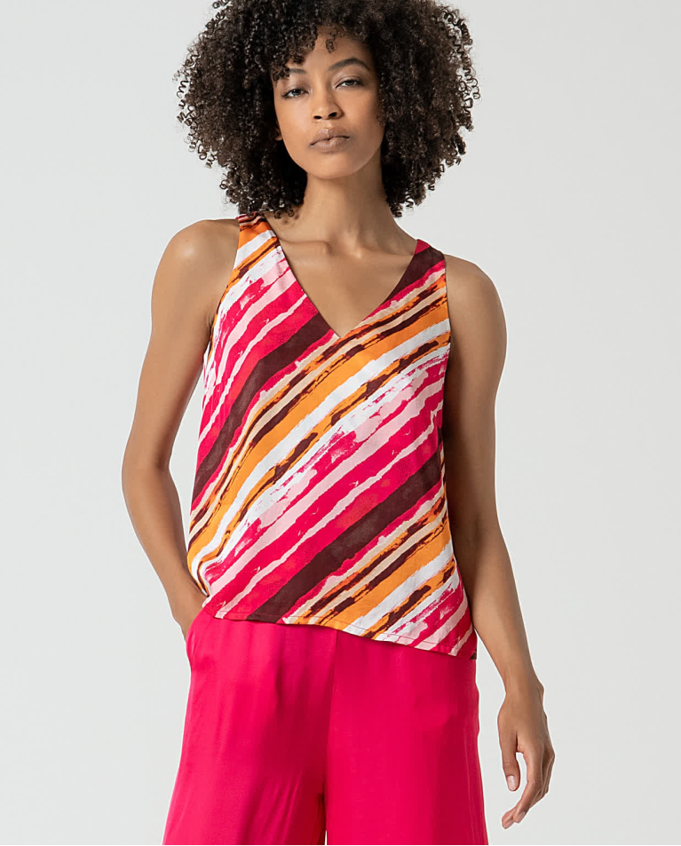 surkana Top satinado escote pico Fucsia