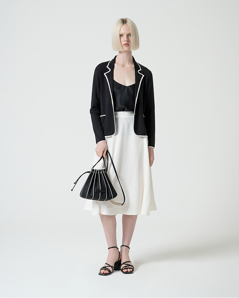 Surkana Top Satinado Y Fluido De Tirantes Negro