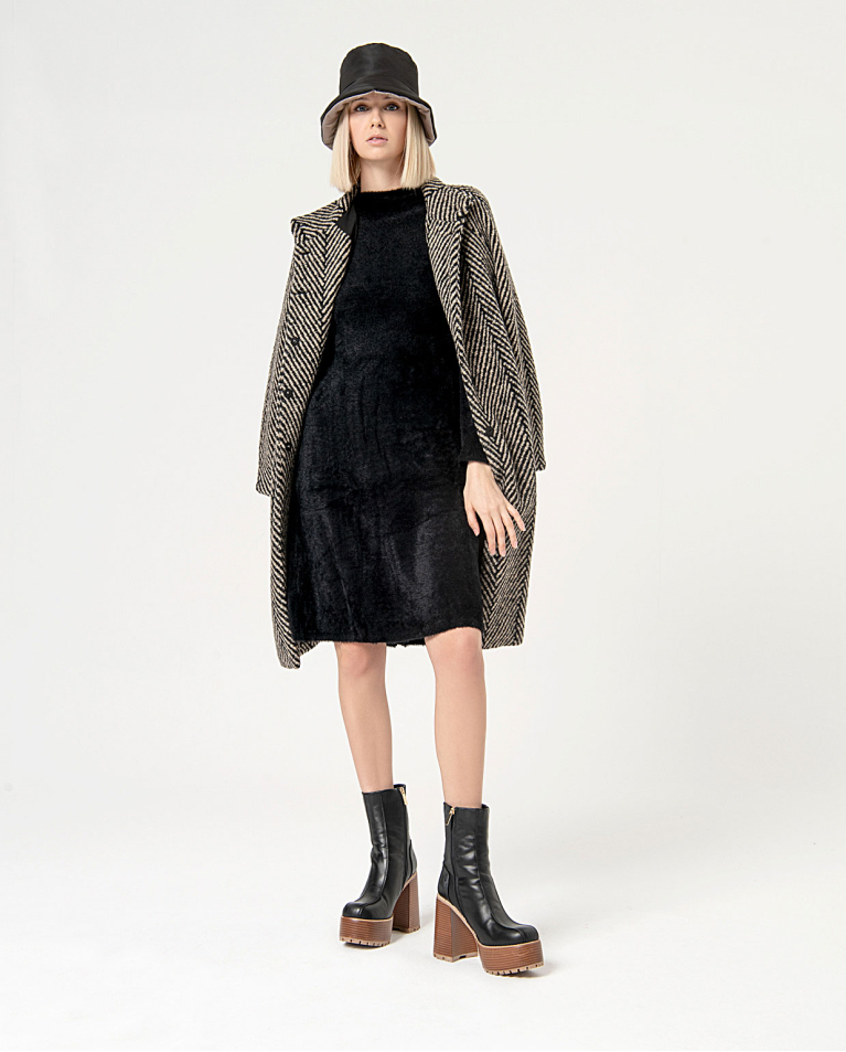 Surkana Vestido Corto Elástico Cepillado Negro