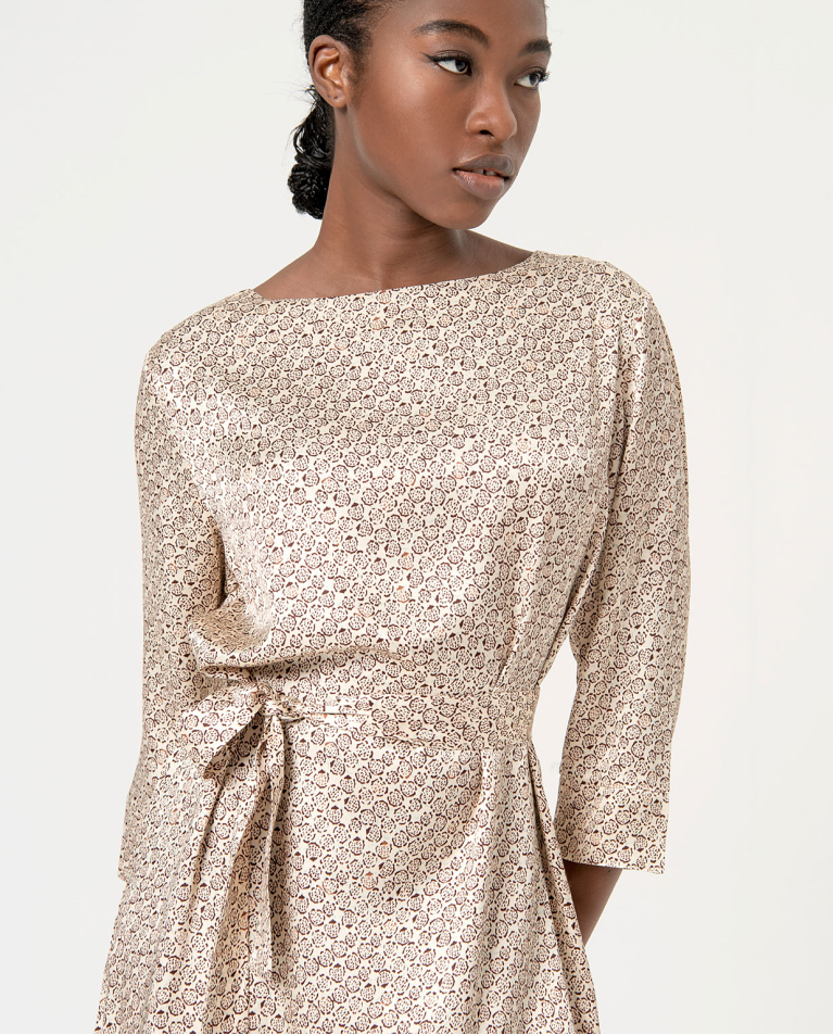 Surkana Vestido Corto Satinado Estampado Crudo