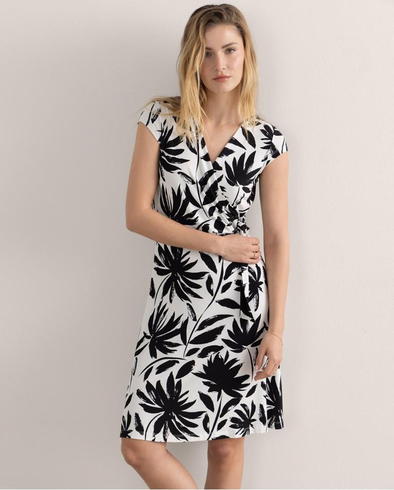 surkana Vestido elástico corto y cruzado Negro