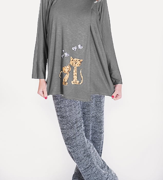 Susana Escribano Camiseta Con Doble Delantero. Gatitos