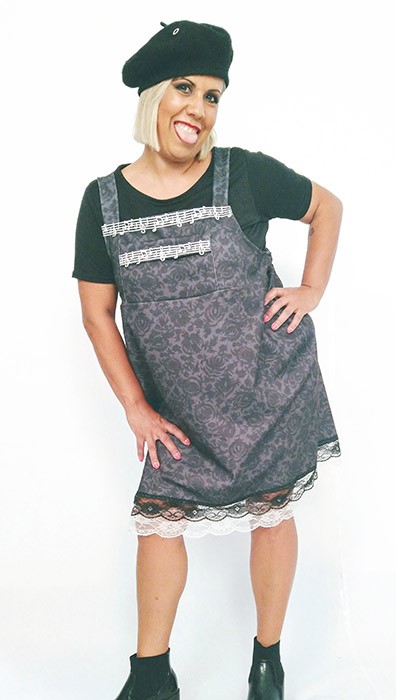 Susana Escribano Falda Peto De Mujer. Con Goma En Espalda