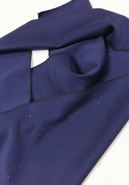 Susana Escribano Fular Largo Punto Azul Oscuro. Jupiter