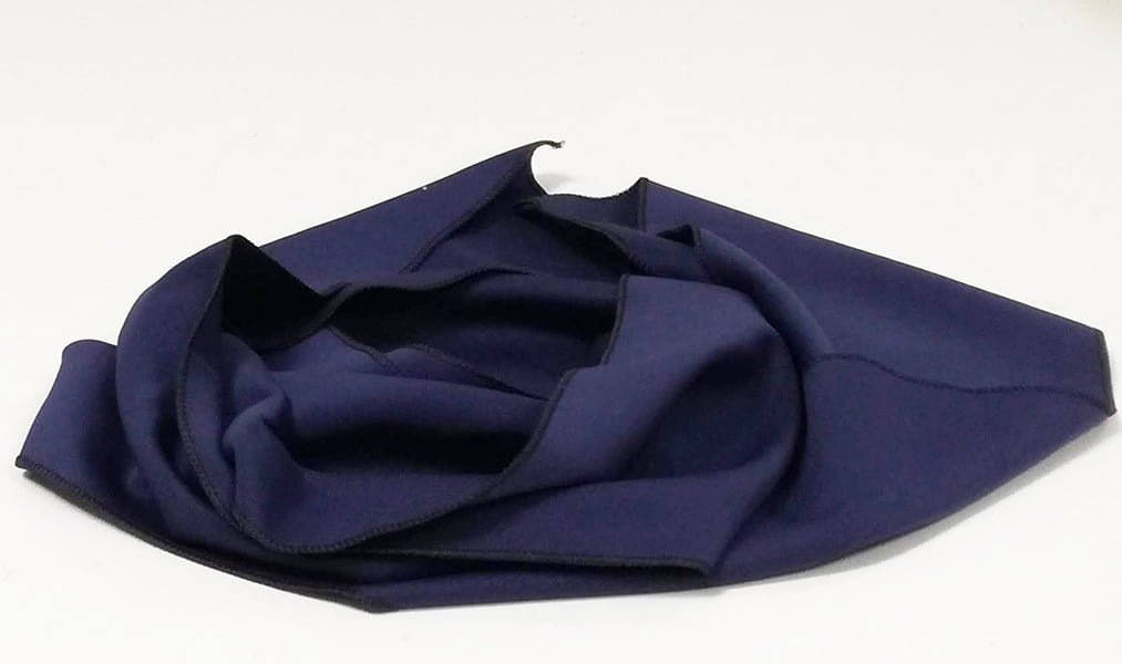 Susana Escribano Fular Largo Punto Azul Oscuro. Jupiter