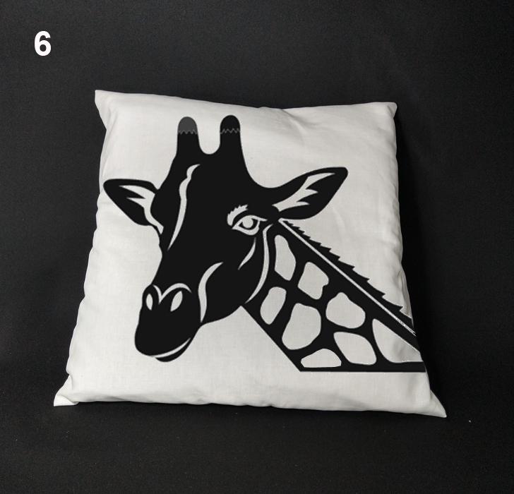 susana escribano Funda cojín 43×50 – Color Blanco. Cojin con dibujo