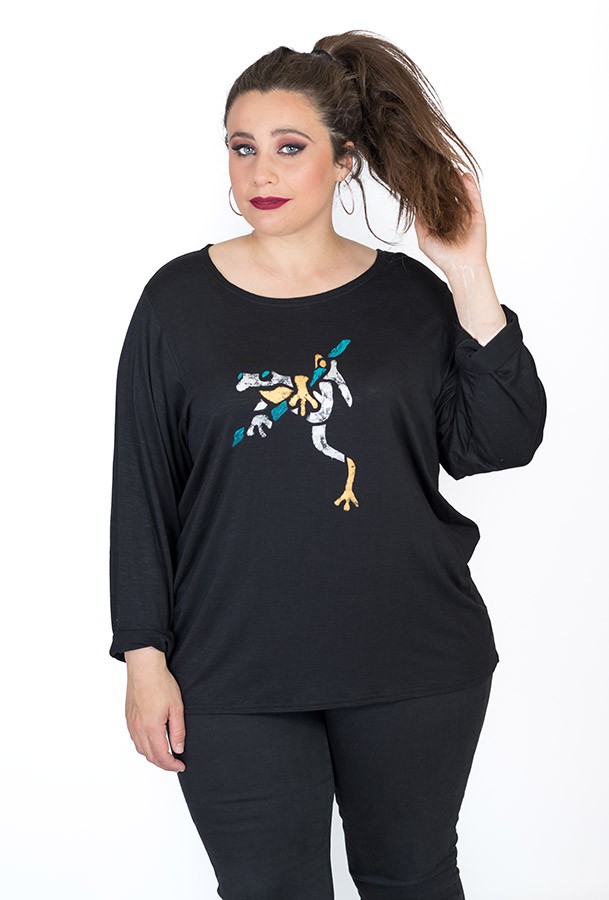 Susana Escribano Camiseta Ranita. Modelo En Negro